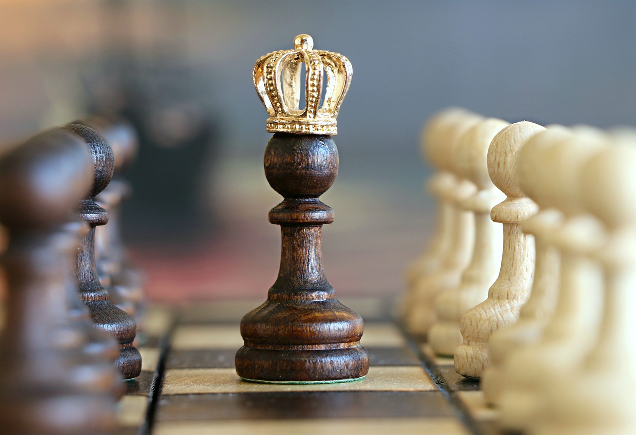 chess king piece